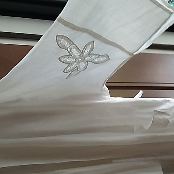 White Linen Robe, XS - Picture 3 of 4